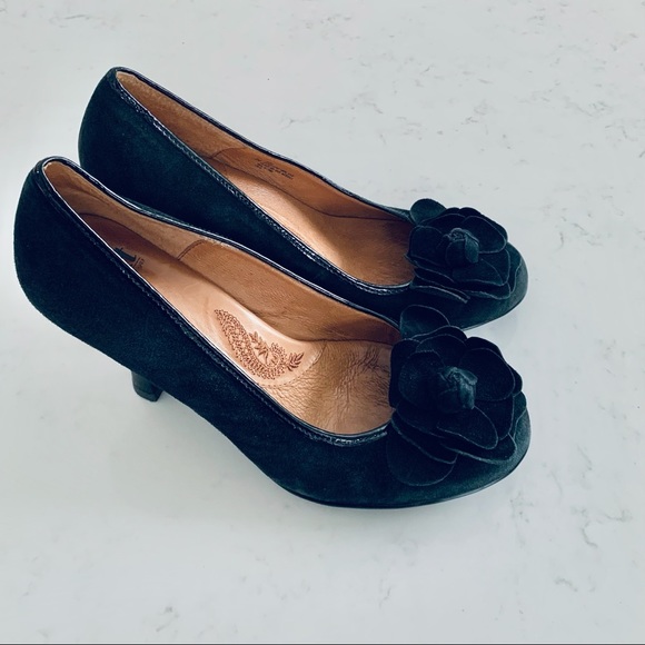 ❤️SOLD❤️ SOFFT Fiorella suede black pumps - Picture 2 of 8
